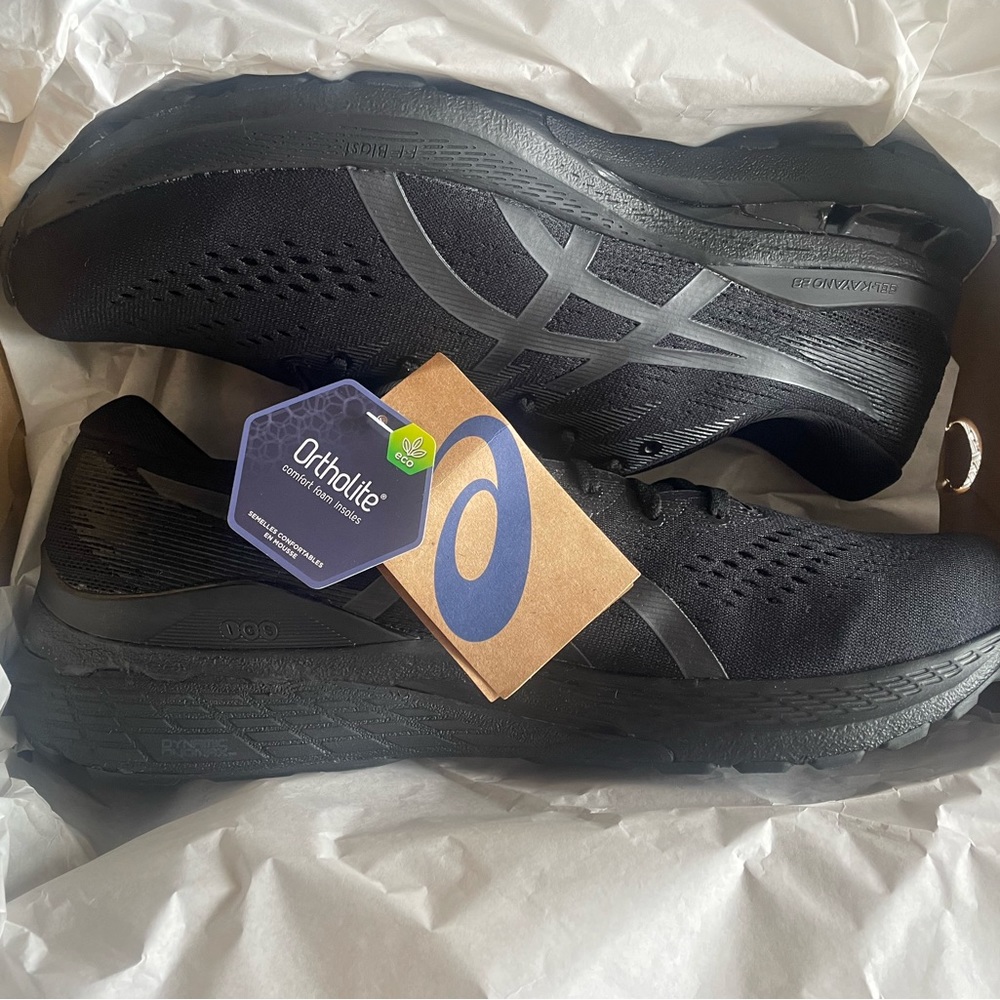 Asics Gel-Kayano 28 - Size 12 - BRAND NEW IN BOX
